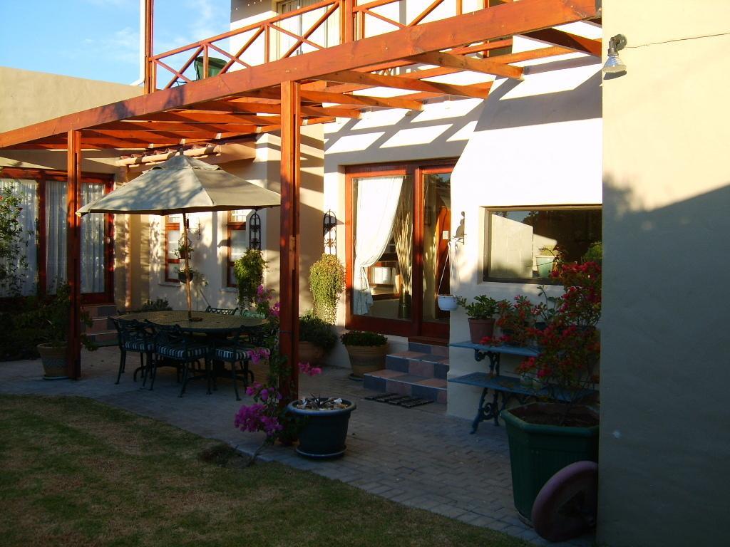 Sir Lambert'S Guesthouse Lambertʼs Bay Esterno foto